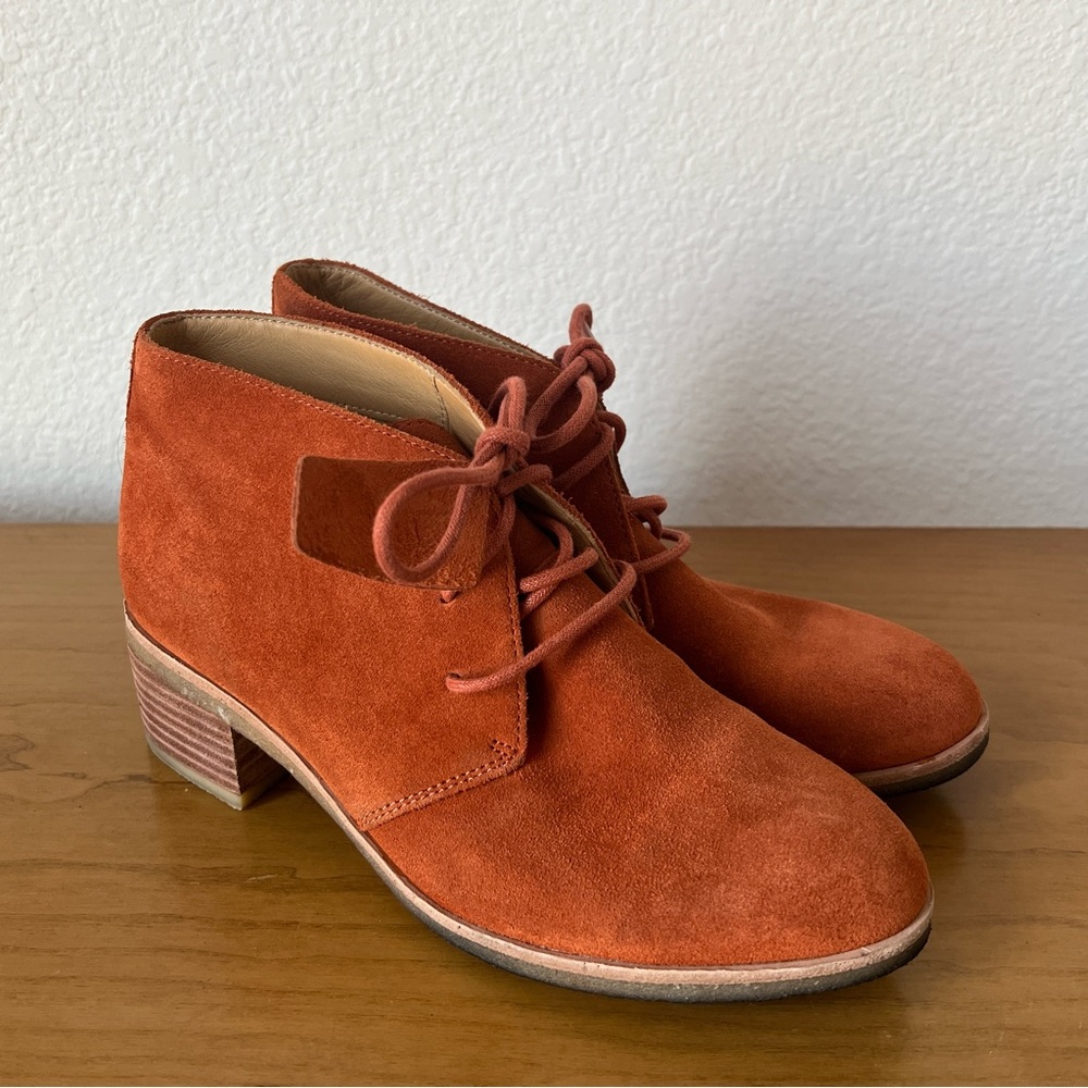 Clarks Original Phenia Carnaby Suede Bootie In Vintage Rust Size 7